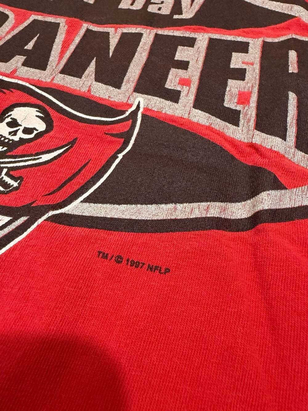 Vintage 1997 NFL Tampa Bay Buccaneers Sleeveless Graphic T-Shirt Size L